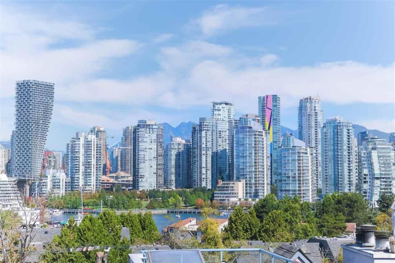 Charming Heritage Home With Mountain And City Views Vancouver Eksteriør billede