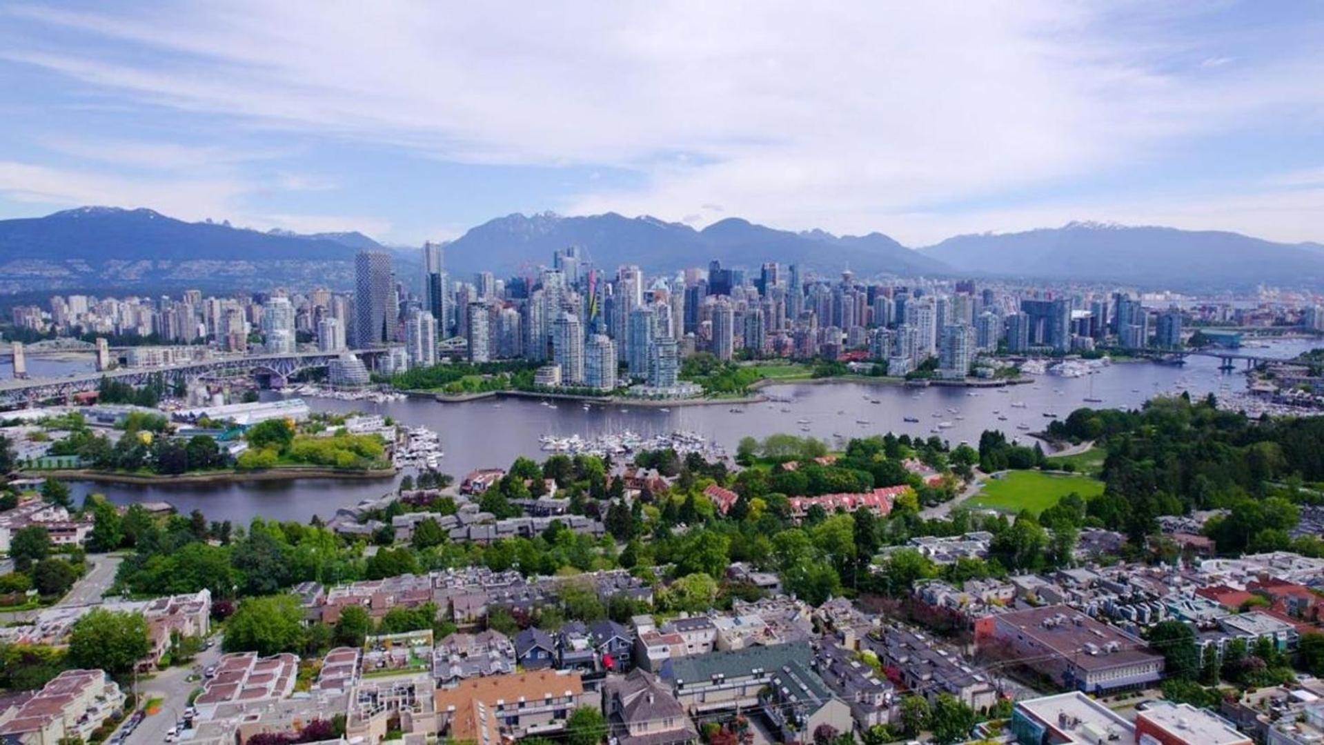Charming Heritage Home With Mountain And City Views Vancouver Eksteriør billede
