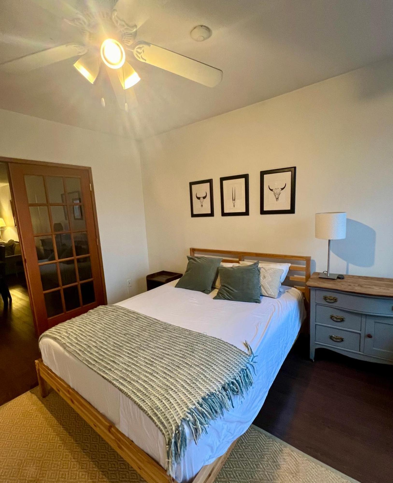 Charming Heritage Home With Mountain And City Views Vancouver Eksteriør billede