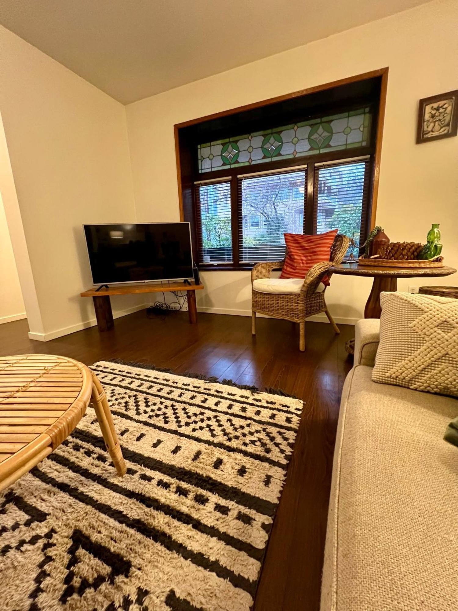 Charming Heritage Home With Mountain And City Views Vancouver Eksteriør billede